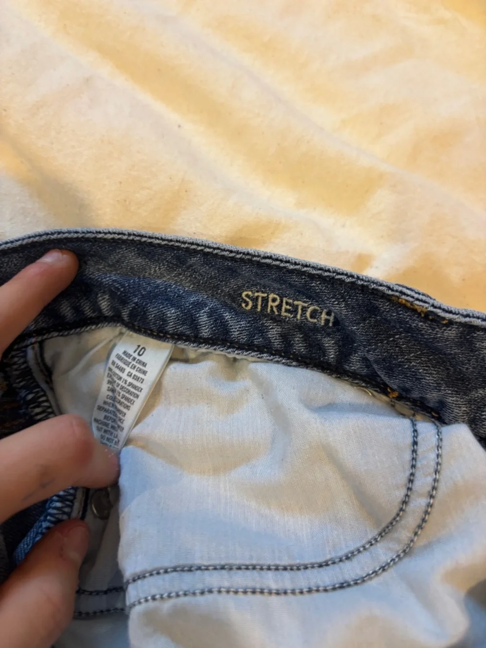 American Eagle embroidered denim jean shorts - Picture 4 of 6